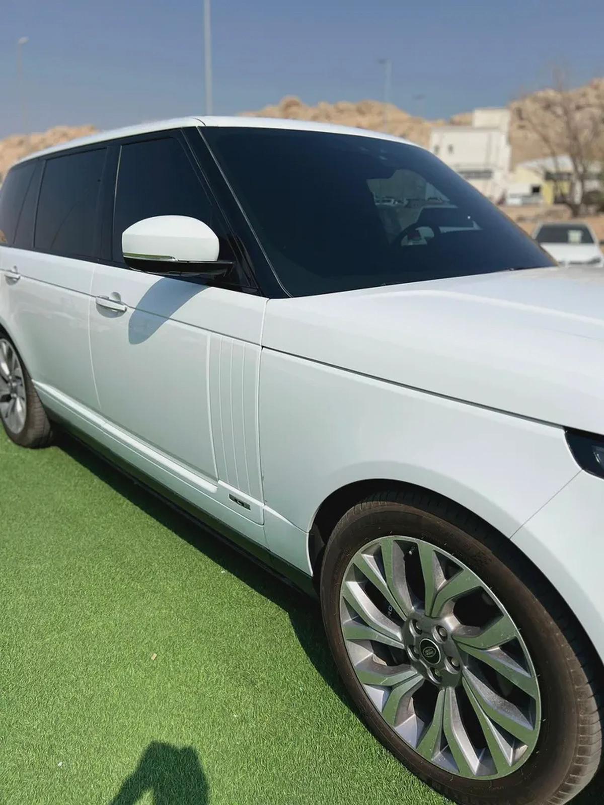 Range Rover vogue L super charged V8 Gcc-16-16