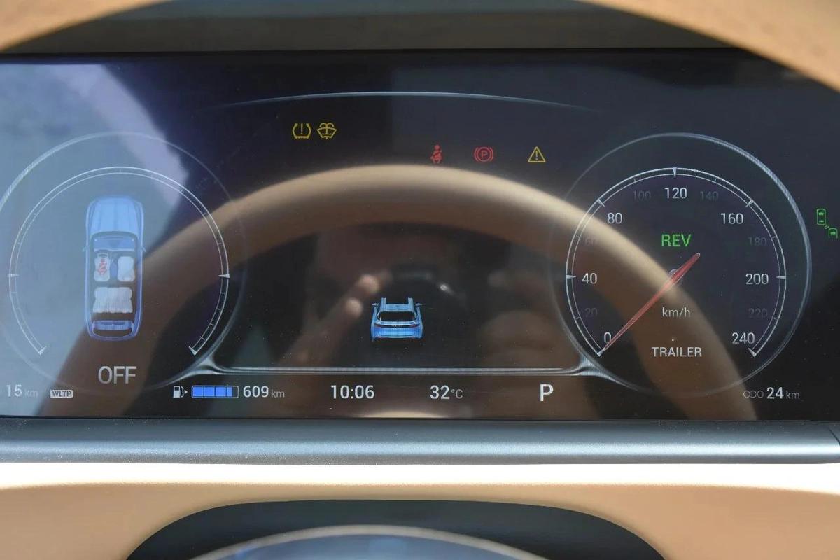 NEW LANTU FREE PHEV 2022 | SILVER LIKE-4-4
