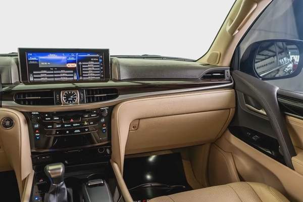 Lexus LX570-GCC-1 Owner-7 Seats-Al Futtaim Full Service History-Pearl Black Exterior Color