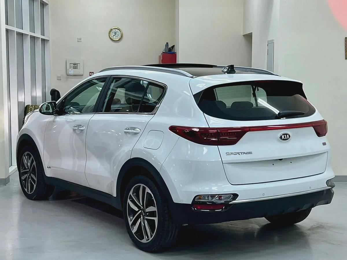 Kia Sportage 2019 GCC specs, full option, absolutely no accidents.-3-3