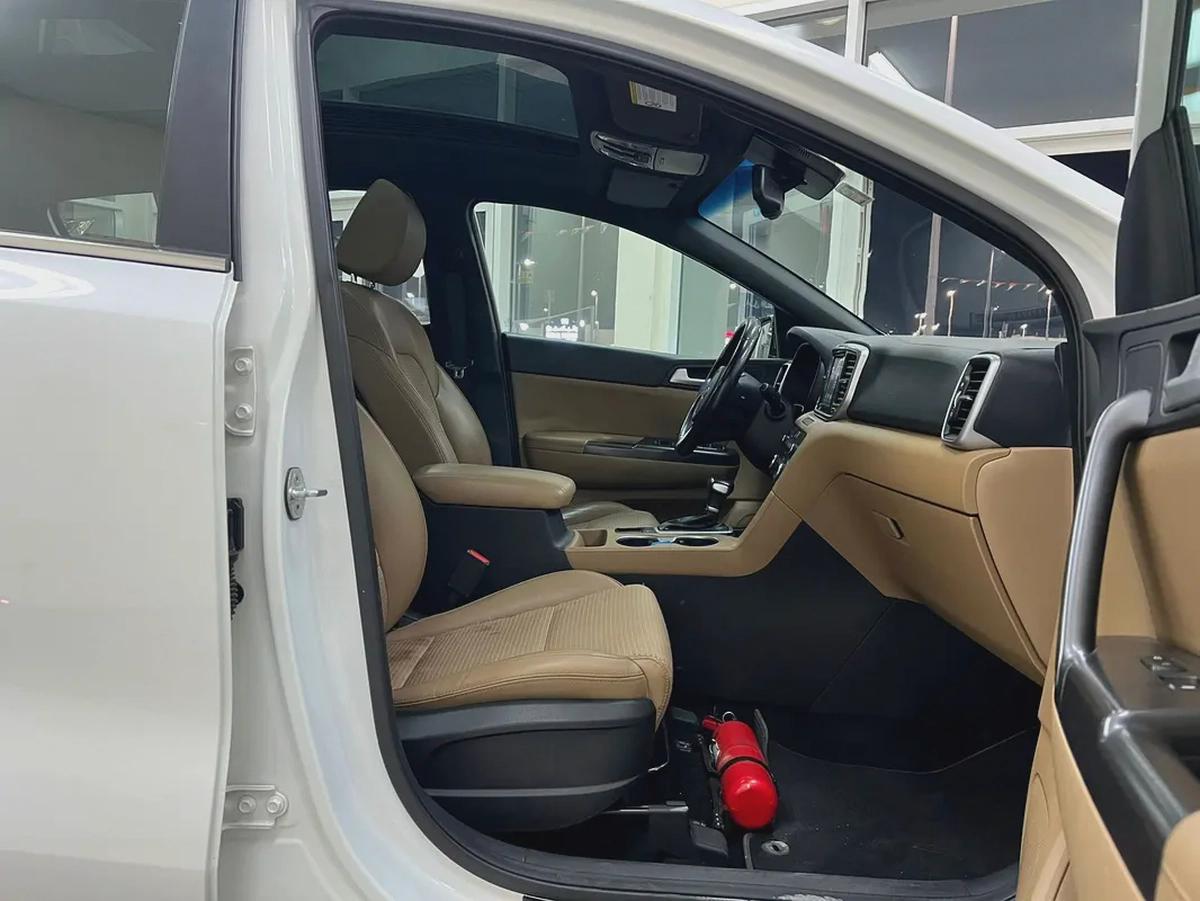 Kia Sportage 2019 GCC specs, full option, absolutely no accidents.-8-8