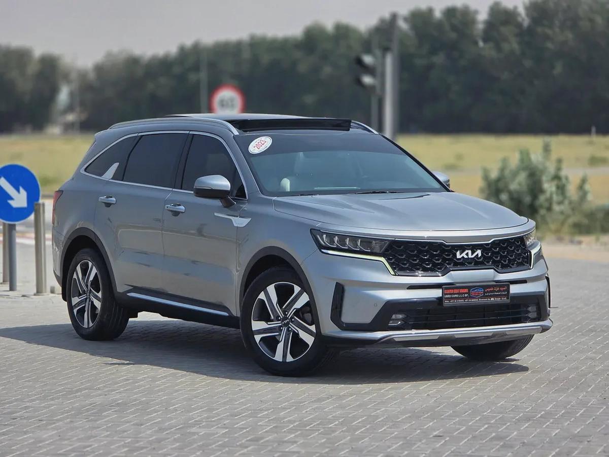 2023 Kia Sorento GT-Line, GCC Specs - Excellent Condition-2-2