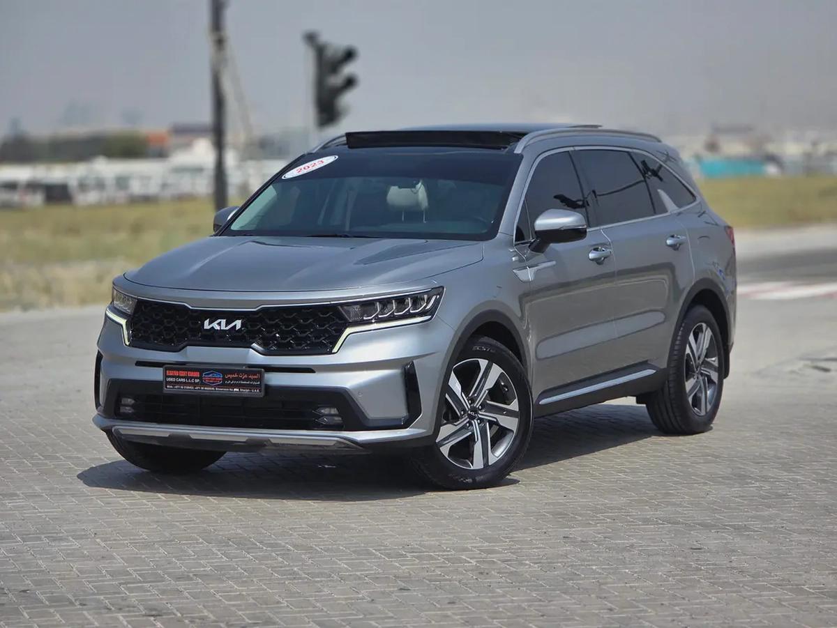 2023 Kia Sorento GT-Line, GCC Specs - Excellent Condition-4-4
