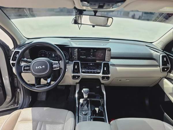 2023 Kia Sorento GT-Line, GCC Specs - Excellent Condition