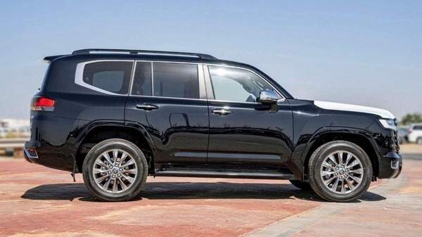 Toyota Land Cruiser LC300 VXR 3.5P AT MY2025 – BLACK