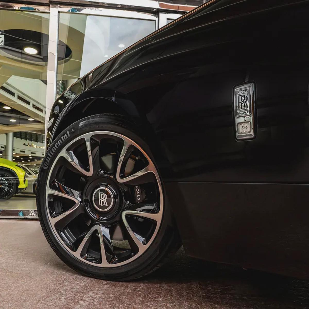 2017 | ROLLS ROYCE WRAITH | 3 BUTTONS | STAR LIGHT | 45,000KM | GCC-19-19