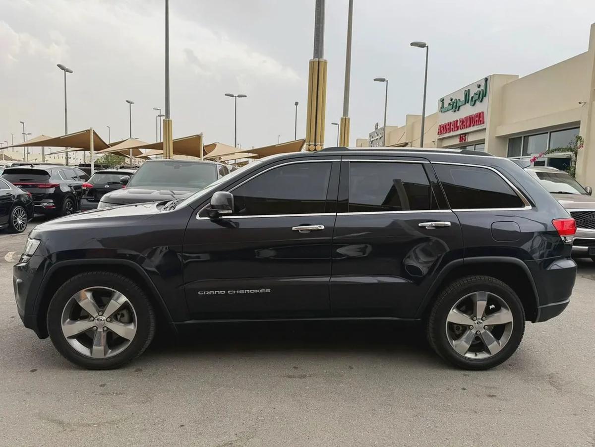 Jeep Grand Cherokee Limited 2015 - GCC Specs - Excellent Condition-3-3