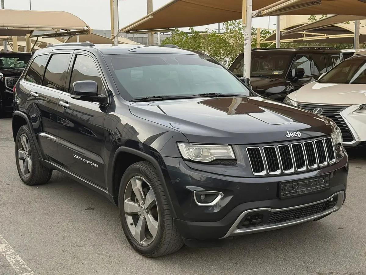 Jeep Grand Cherokee Limited 2015 - GCC Specs - Excellent Condition-11-11