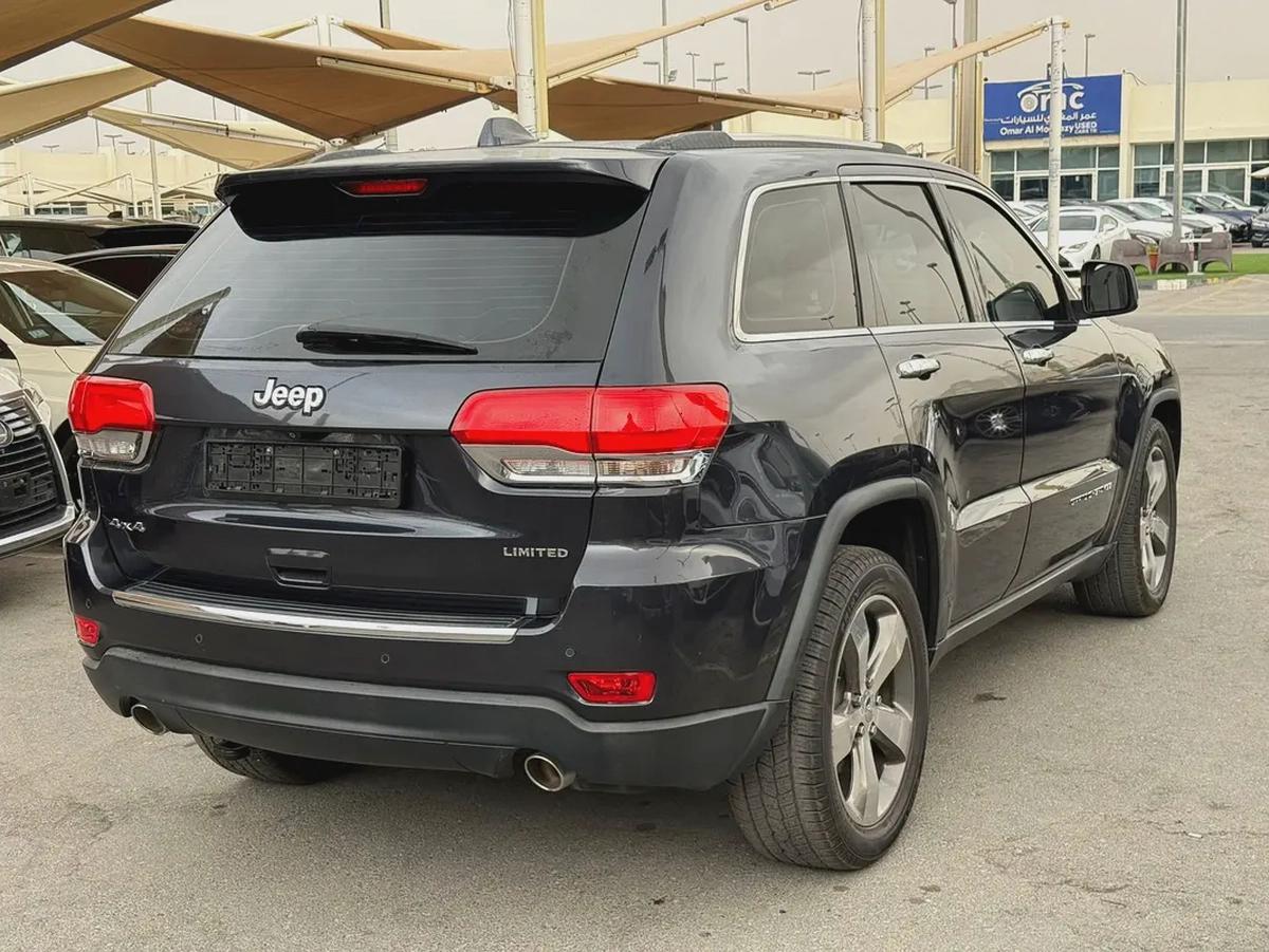 Jeep Grand Cherokee Limited 2015 - GCC Specs - Excellent Condition-12-12