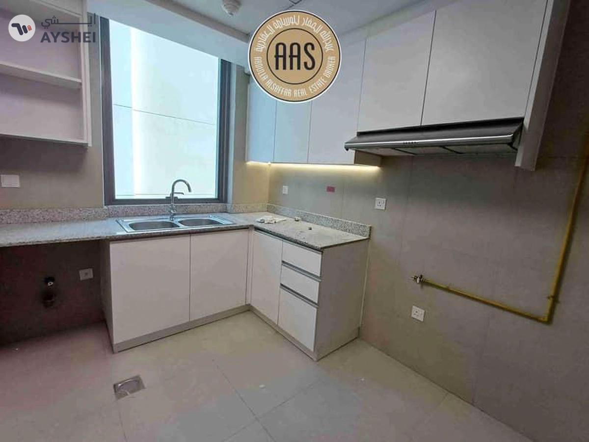 Spacious and luxurious 3BHK apartment near to Metro station-6-6