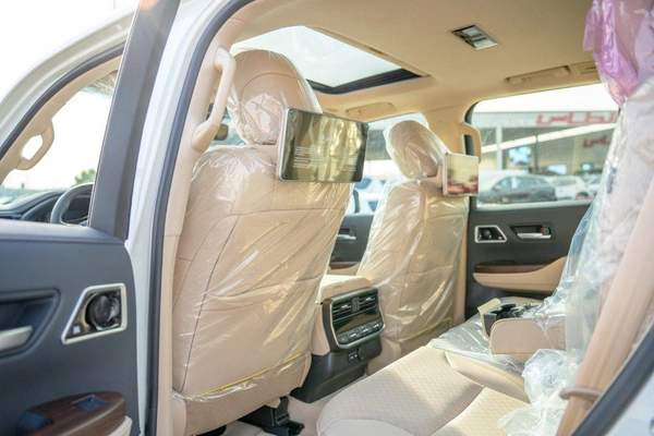 Toyota Land Cruiser VX 2025