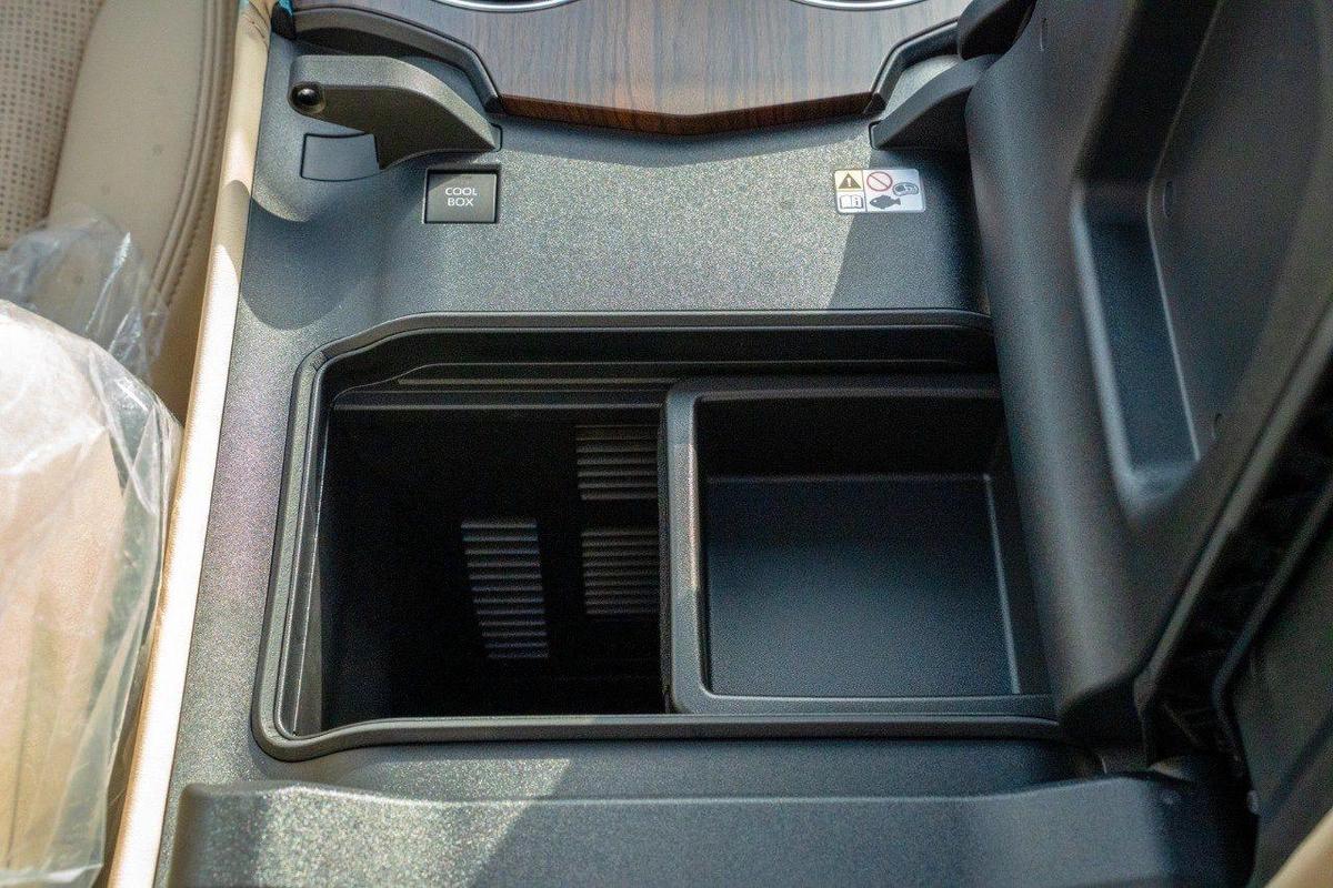 Toyota Land Cruiser VX 2025-8-8