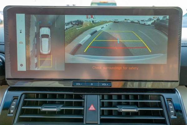 Toyota Land Cruiser VX 2025