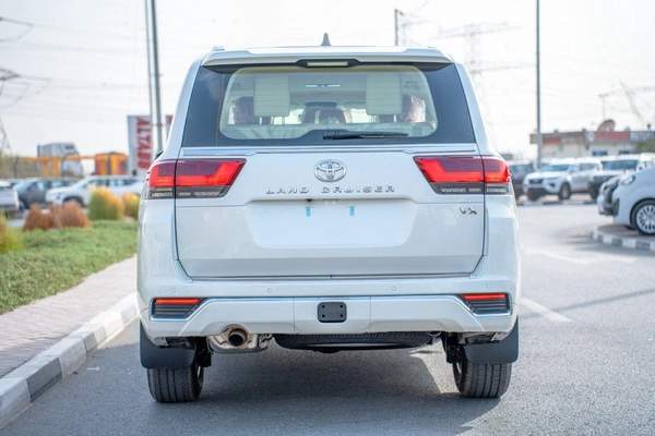 Toyota Land Cruiser VX 2025