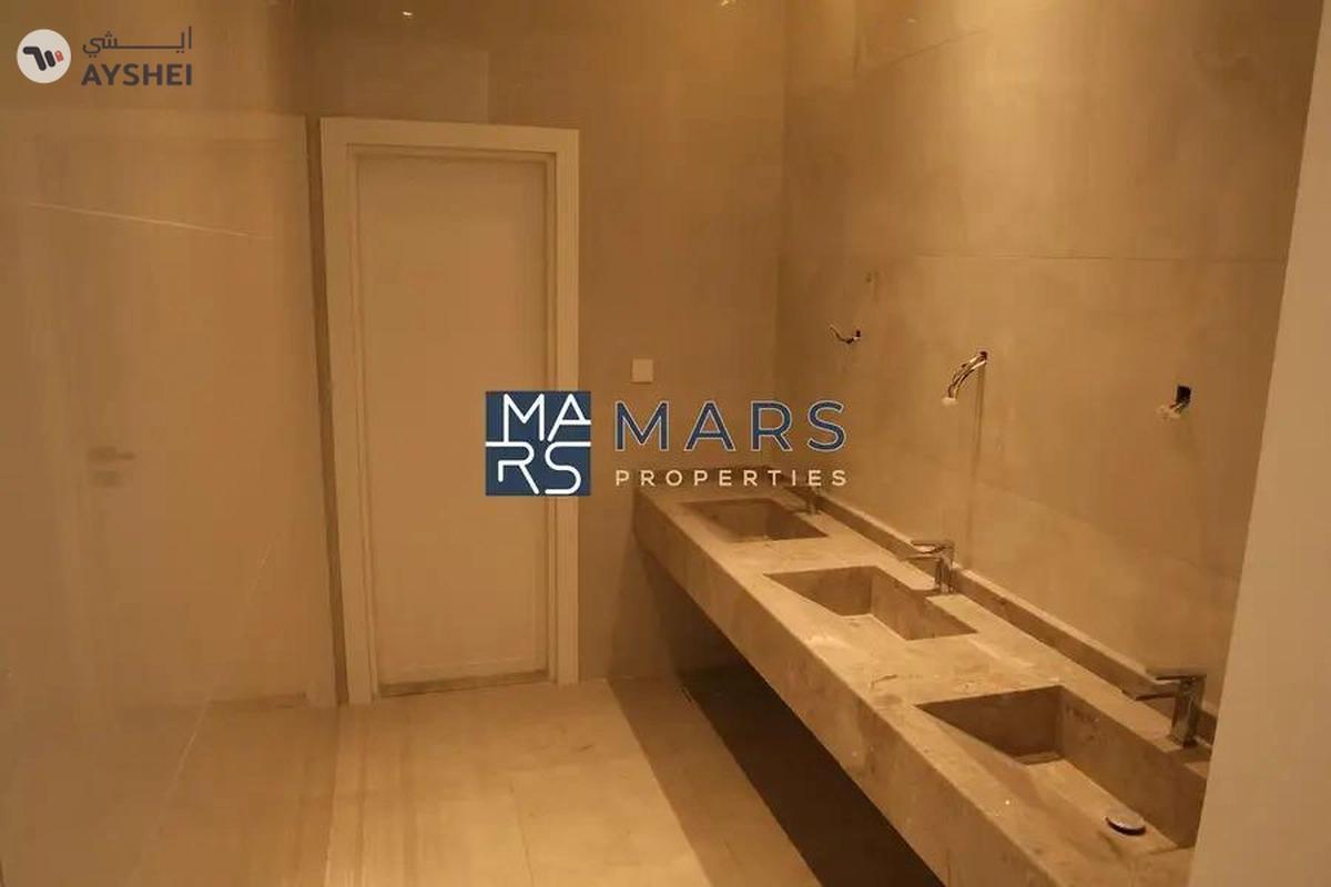 Bright & Spacious– Ideal for Comfort and Convenience!-9-9