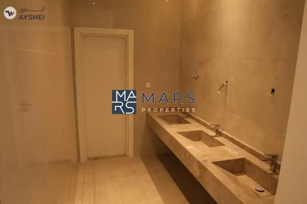 Bright & Spacious– Ideal for Comfort and Convenience!