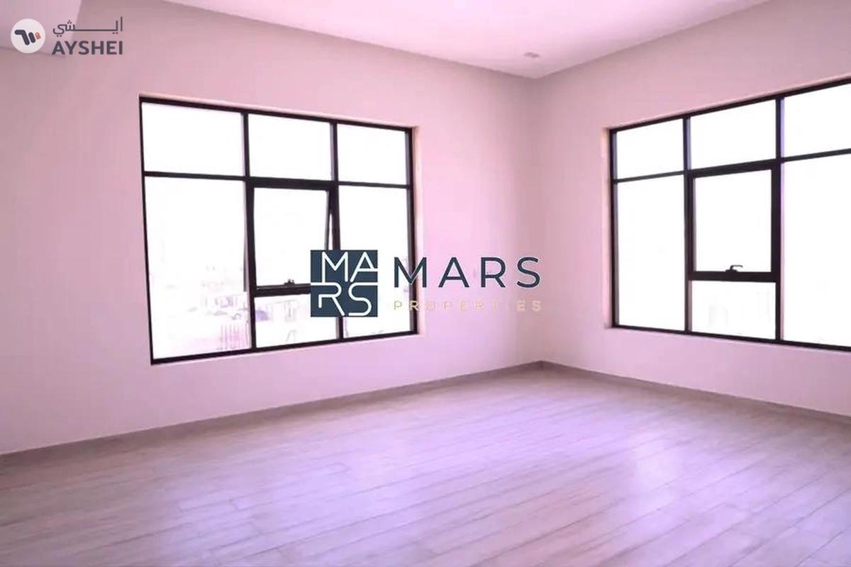 Bright & Spacious– Ideal for Comfort and Convenience!-7-7