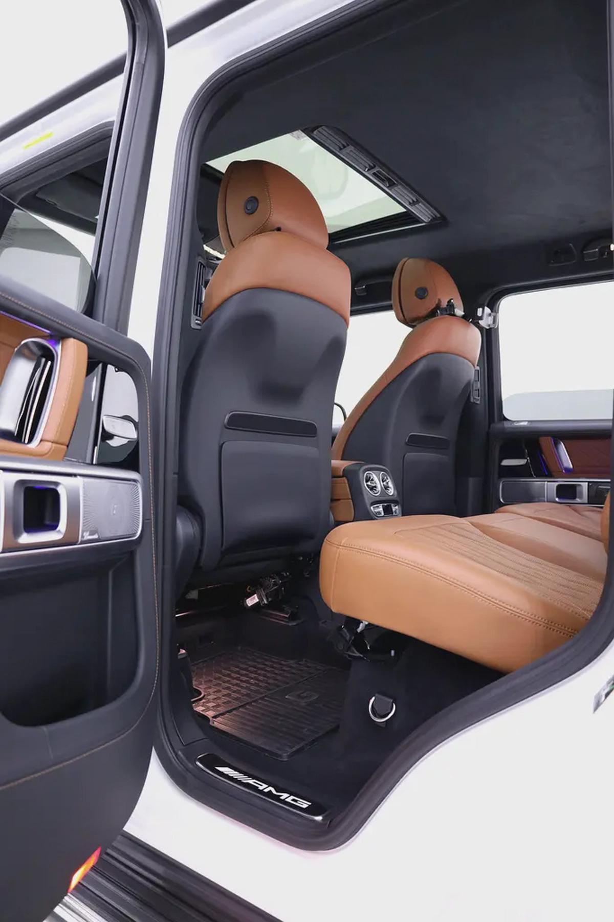 G 63 AMG MANUFAKTUR EDITION NIGHT PACKAGE + CARBON INTERIOR + FULLY LOADED-13-13