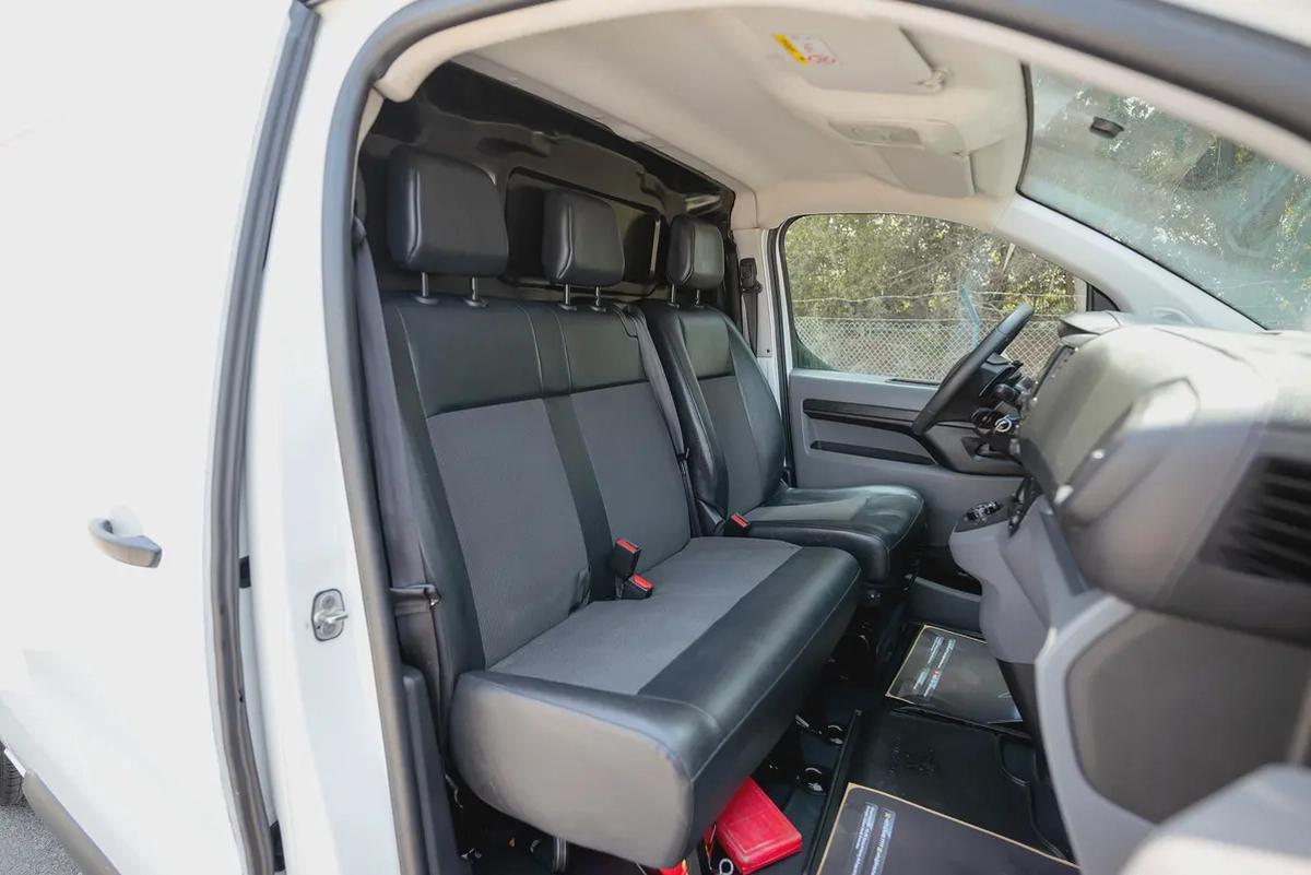 Peugeot Expert | Chiller Van | Diesel | GCC Specs | Ref#P001883-10-10