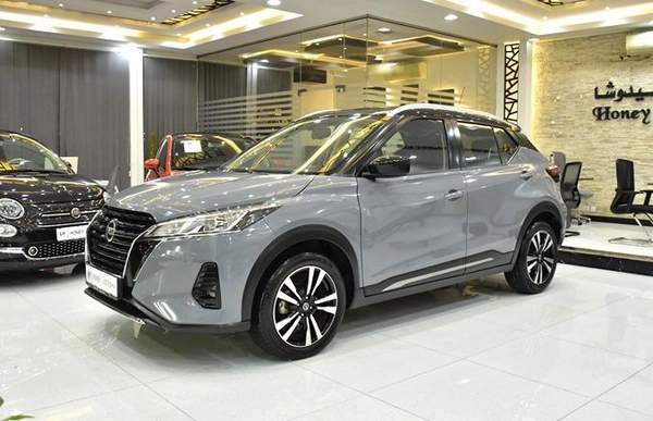Nissan Kicks ( 2022 Model ) in Grey Color GCC Specs