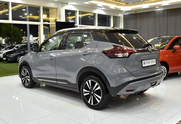 Nissan Kicks ( 2022 Model ) in Grey Color GCC Specs