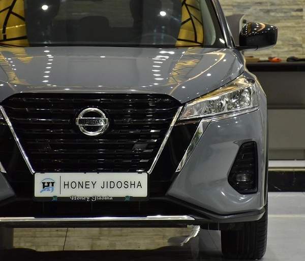 Nissan Kicks ( 2022 Model ) in Grey Color GCC Specs