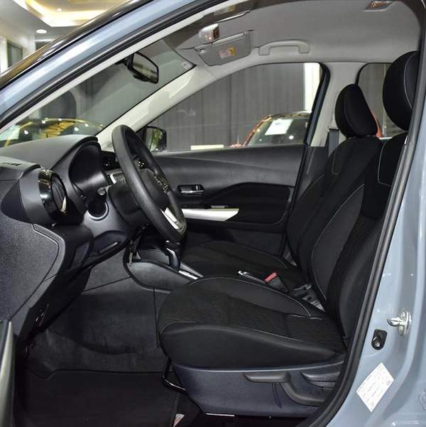 Nissan Kicks ( 2022 Model ) in Grey Color GCC Specs