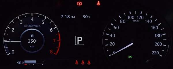 Nissan Kicks ( 2022 Model ) in Grey Color GCC Specs