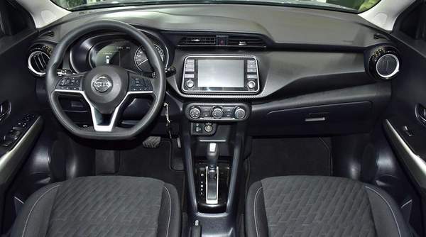 Nissan Kicks ( 2022 Model ) in Grey Color GCC Specs