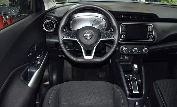 Nissan Kicks ( 2022 Model ) in Grey Color GCC Specs