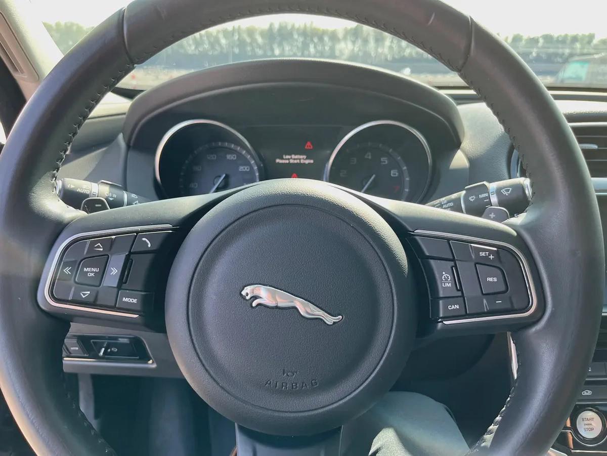 Jaguar XE Limited Edition-9-9