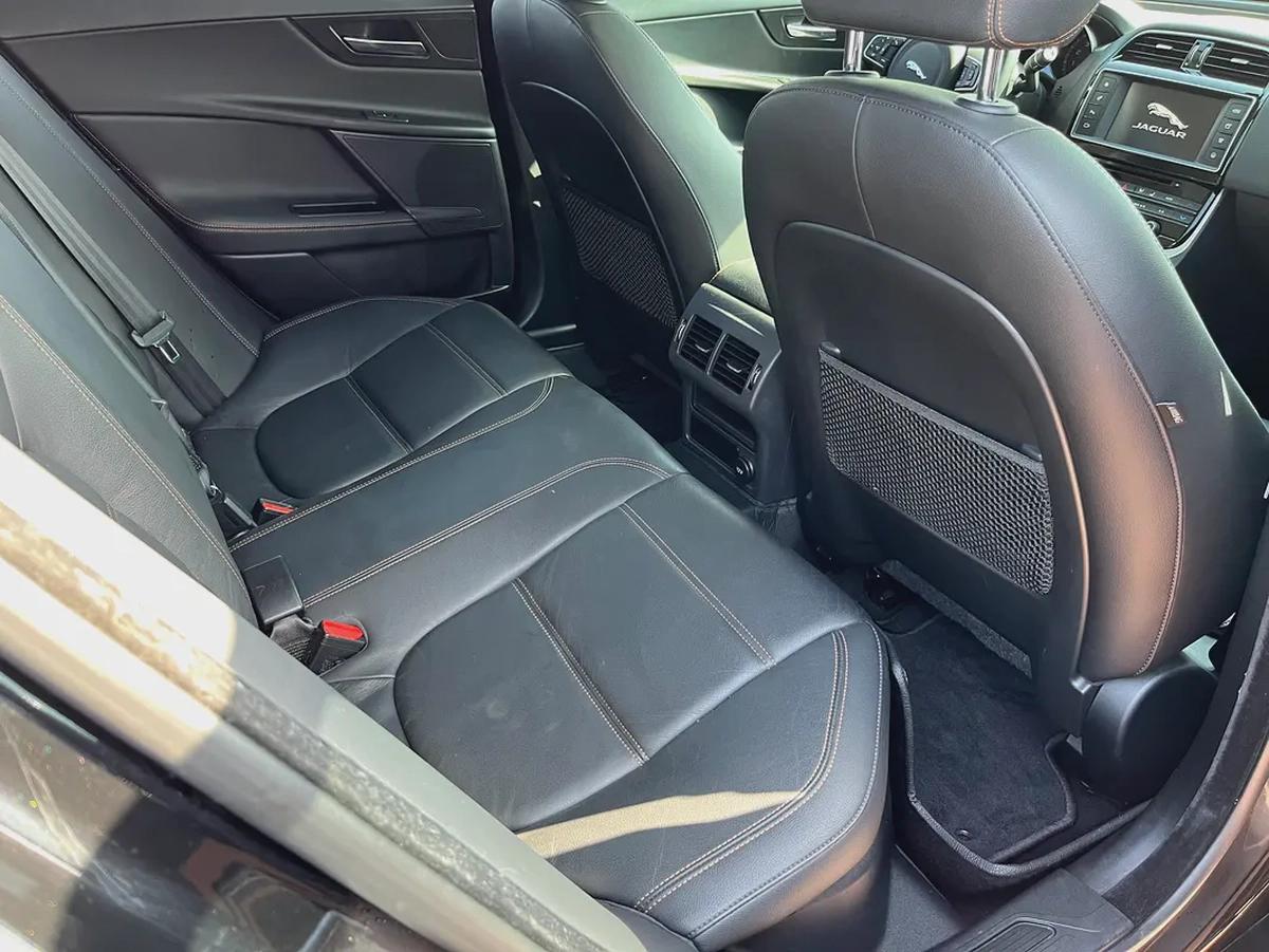 Jaguar XE Limited Edition-11-11