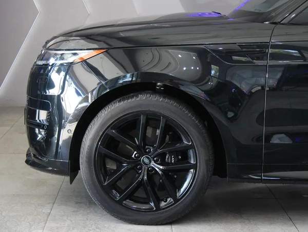 2023 - Range Rover Sport SE - With warranty