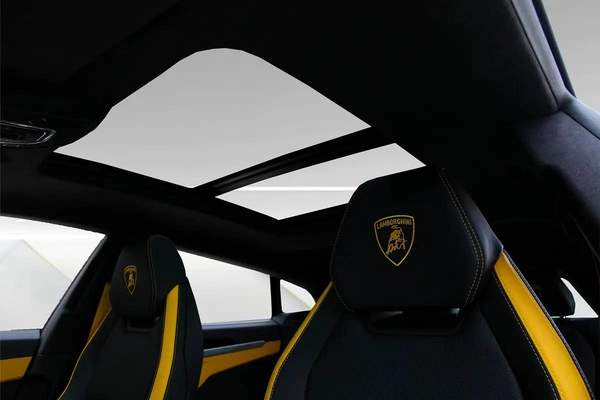 2025 LAMBORGHINI URUS SE - BRAND NEW - FULLY LOADED - LOCAL REGISTRATION