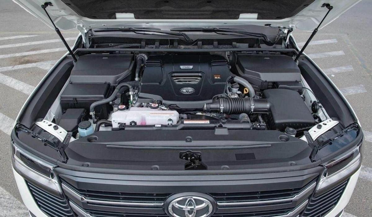 Toyota Land Cruiser LC300 GXR 3.3D AT MY2024 – WHITE-19-19