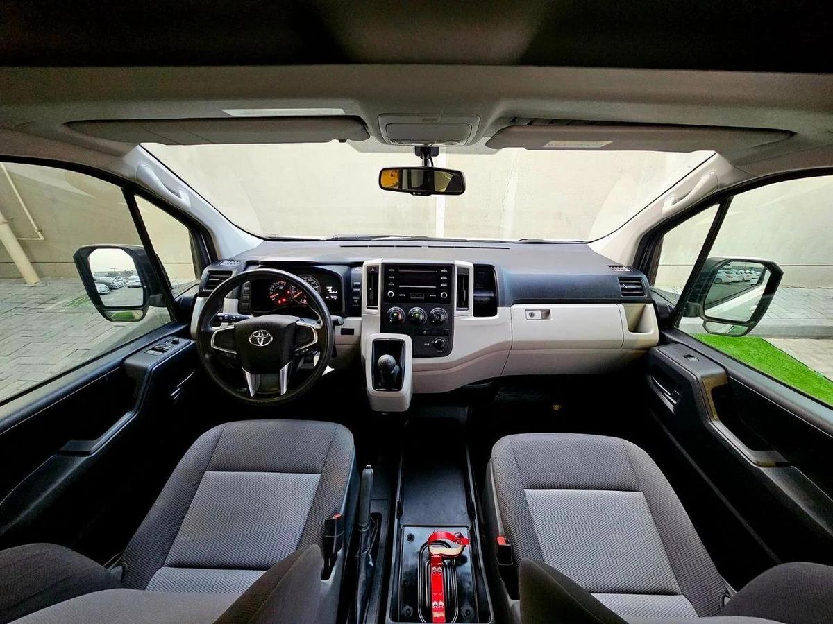 Toyota Hiace GL PASSENGER/ PATROL MANUAL/ 3.5 V6/ LOW MILEAGE-10-10