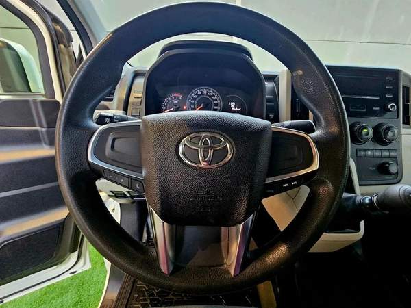 Toyota Hiace GL PASSENGER/ PATROL MANUAL/ 3.5 V6/ LOW MILEAGE