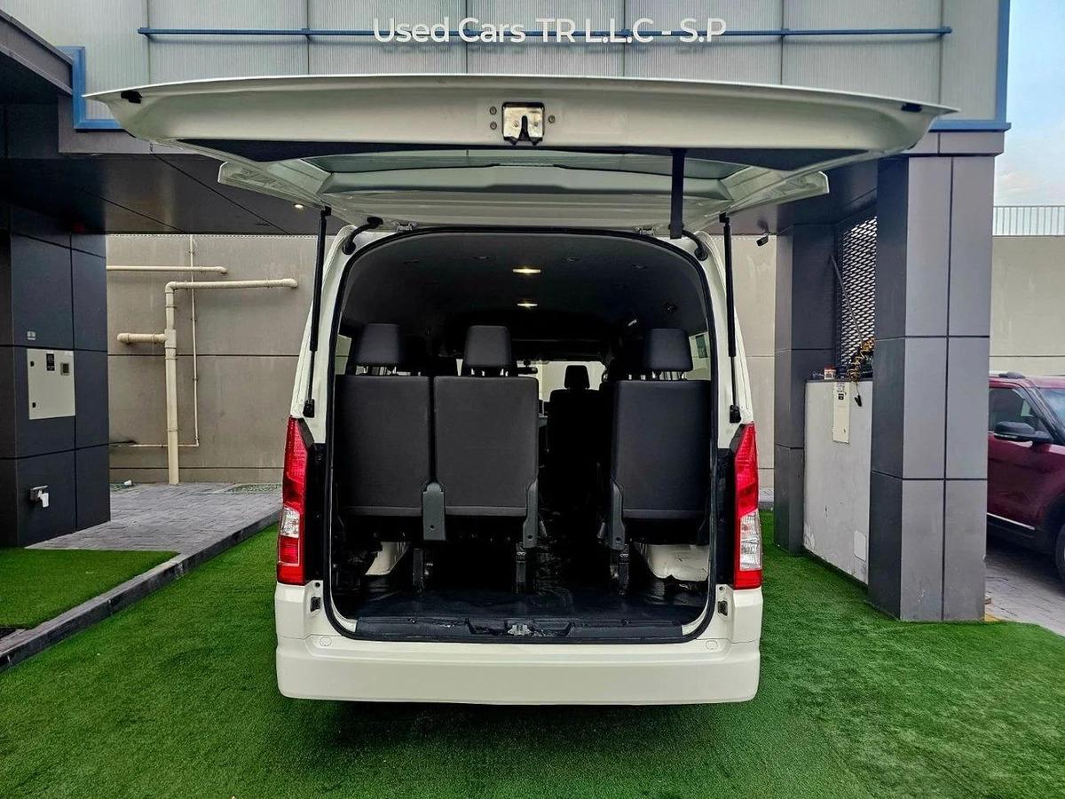 Toyota Hiace GL PASSENGER/ PATROL MANUAL/ 3.5 V6/ LOW MILEAGE-12-12