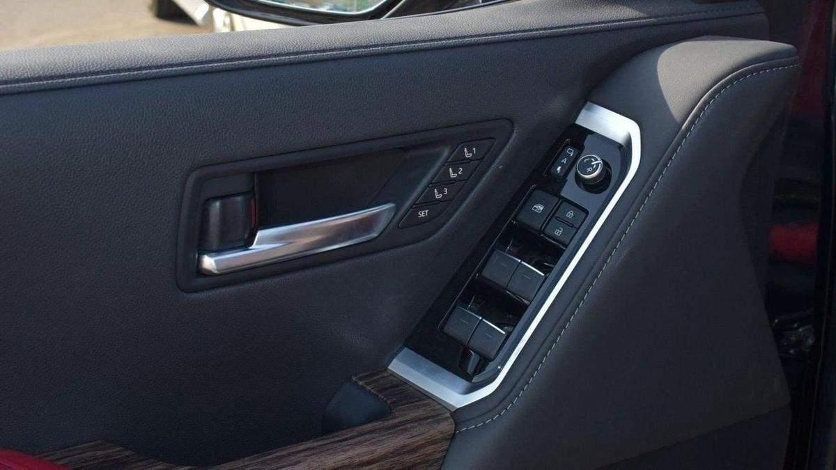 Toyota Land Cruiser Toyota Land Cruiser VXR 3.3L Diesel 2025-8-8