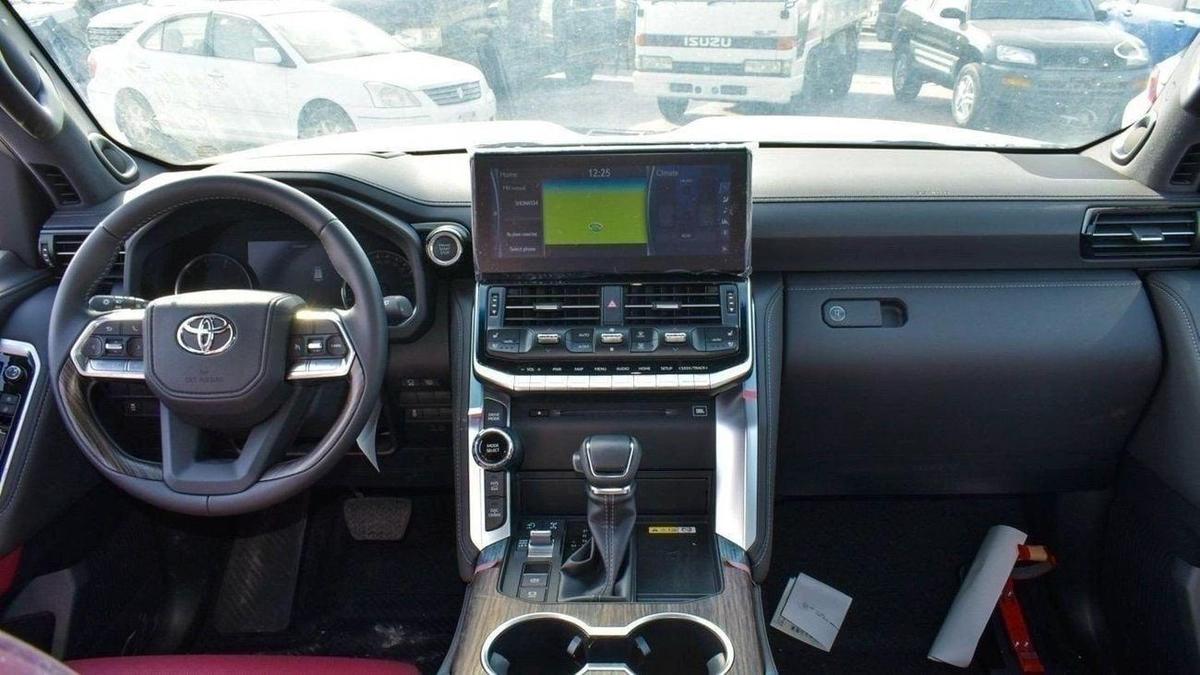 Toyota Land Cruiser Toyota Land Cruiser VXR 3.3L Diesel 2025-13-13