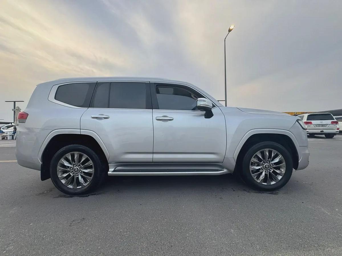 Toyota Land Cruiser 4.0L, 2022, GCC Specs - Pristine Condition-1-1