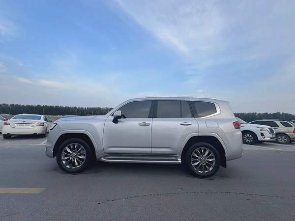 Toyota Land Cruiser 4.0L, 2022, GCC Specs - Pristine Condition