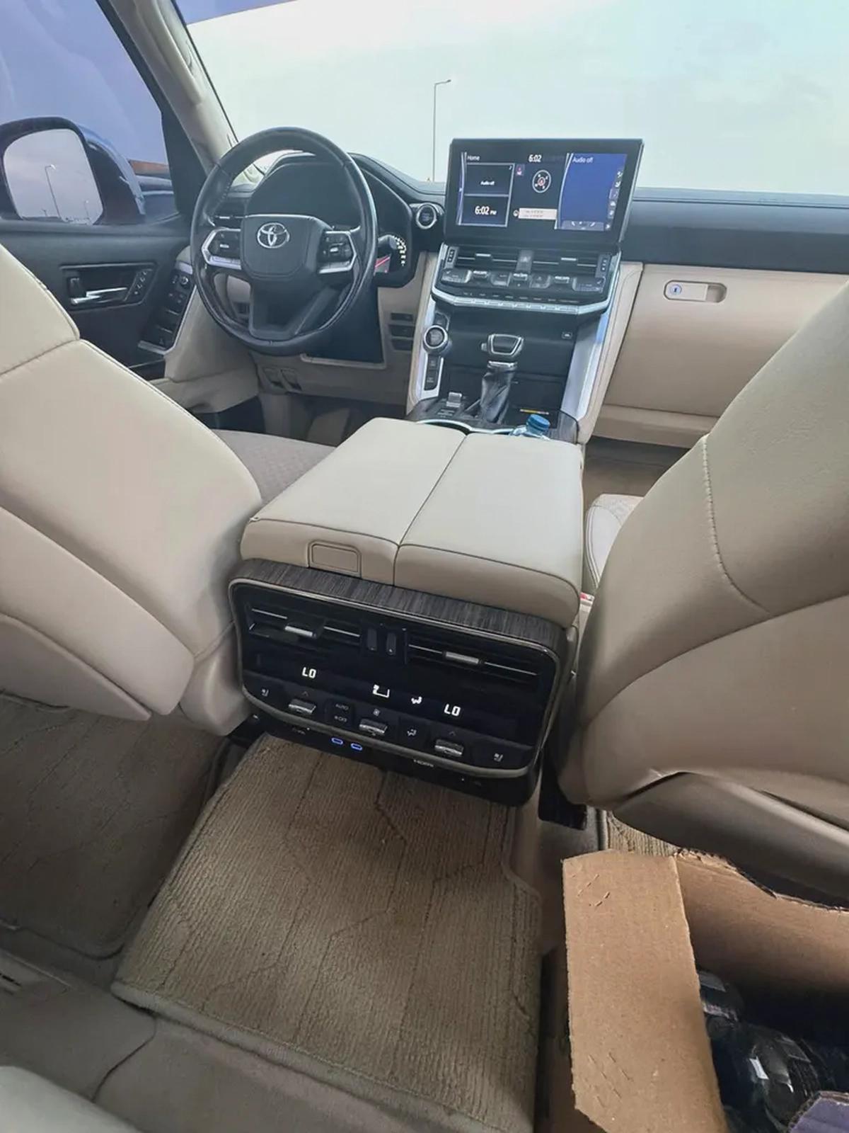 Toyota Land Cruiser 4.0L, 2022, GCC Specs - Pristine Condition-11-11