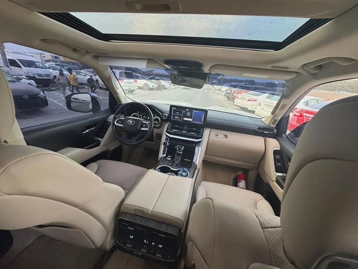 Toyota Land Cruiser 4.0L, 2022, GCC Specs - Pristine Condition-12-12