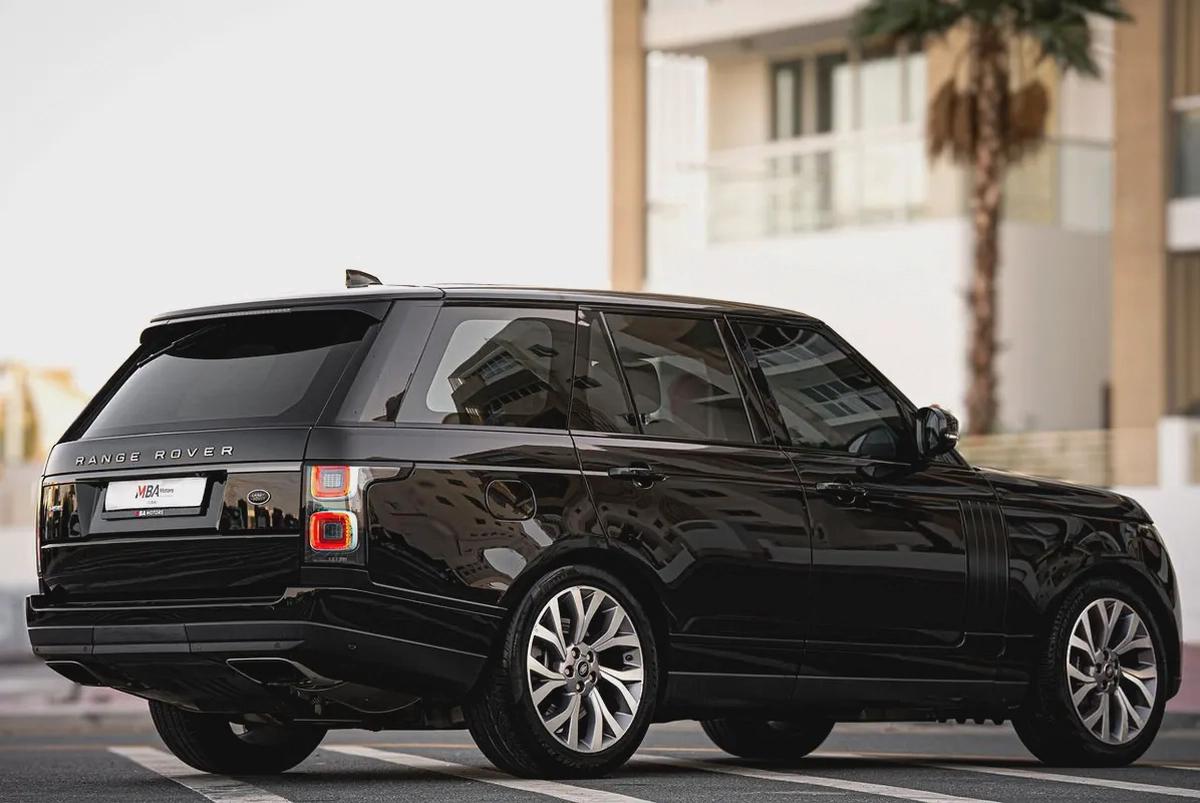 2018 | GCC Range Rover Vogue V6 HSE | Black | Low Mileage | Full service history-2-2