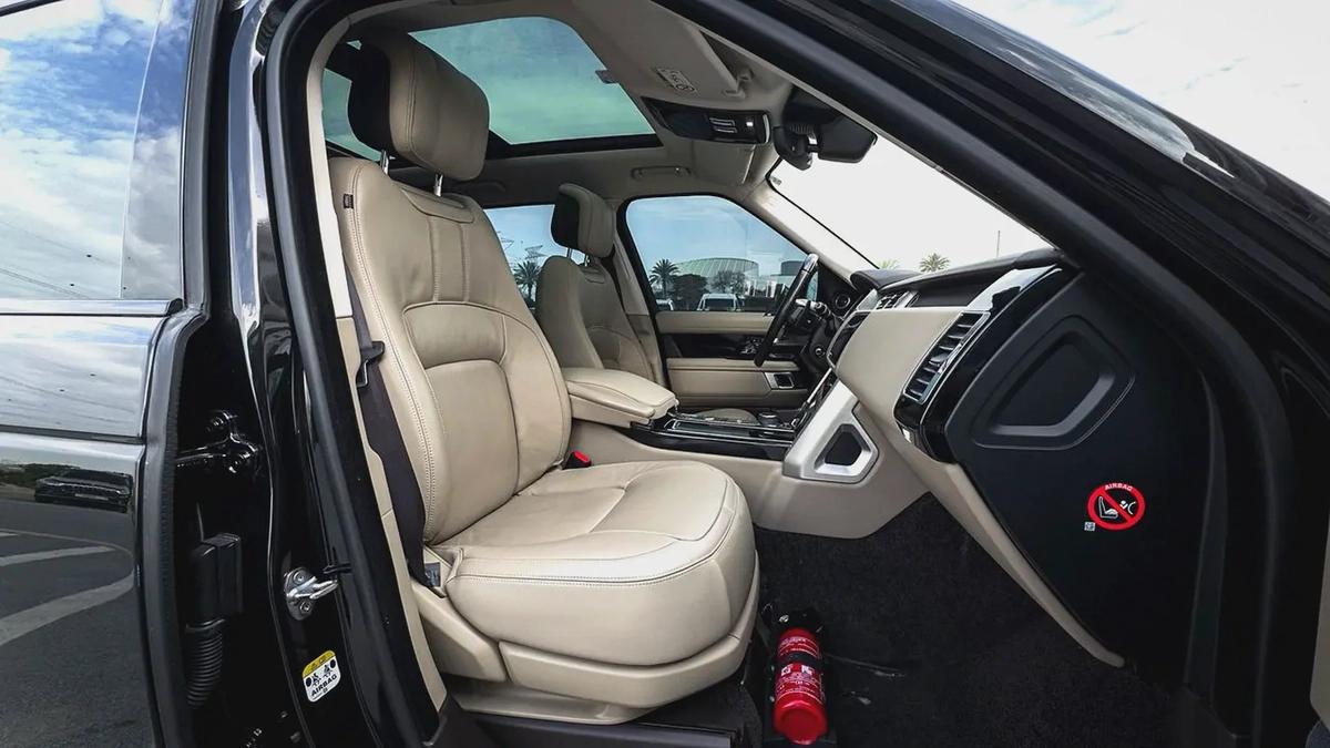 2018 | GCC Range Rover Vogue V6 HSE | Black | Low Mileage | Full service history-7-7