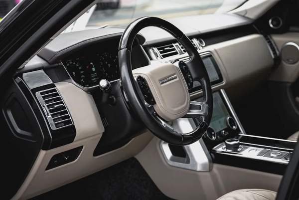 2018 | GCC Range Rover Vogue V6 HSE | Black | Low Mileage | Full service history