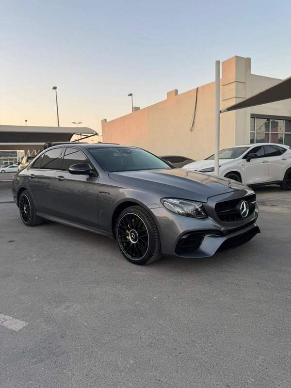 Mercedes-Benz E300 MERCEDES AMG E300 KIT 63 MY2019