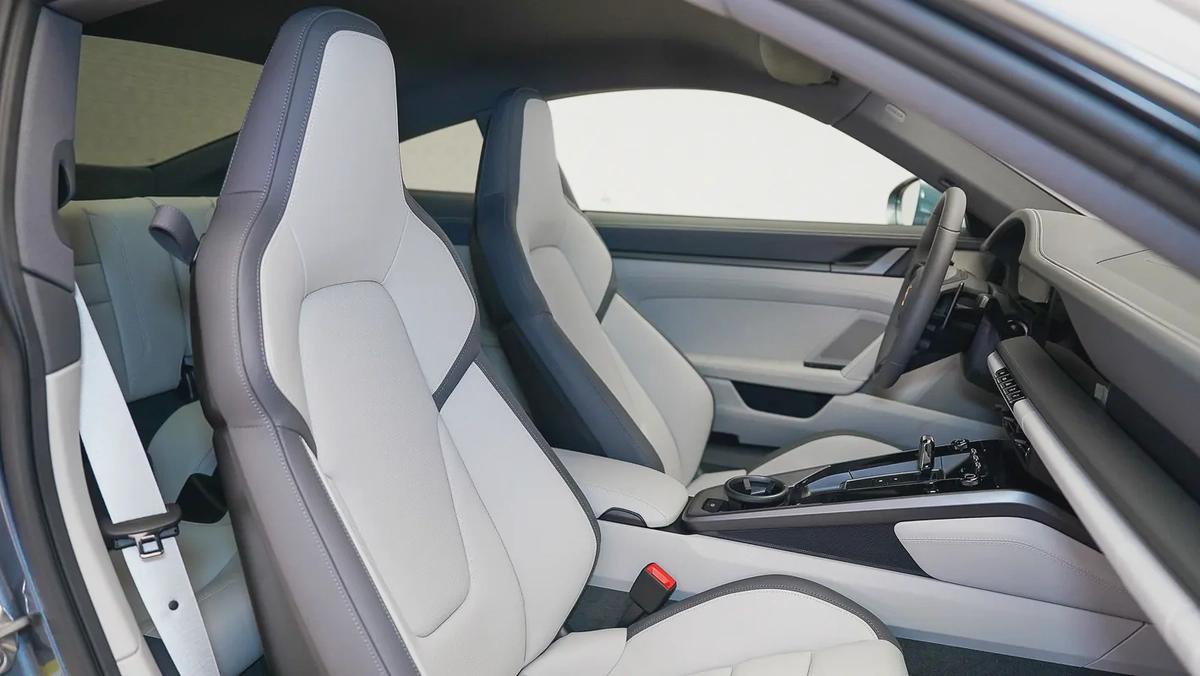 Special Offer | AED 8,499 PM | Porsche Warranty 2028, High Option | 911 Carrera-5-5