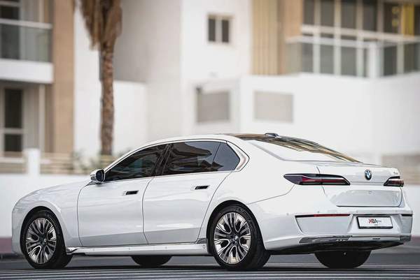 2024 | BMW 740i White GCC | Service Warranty from AGMC